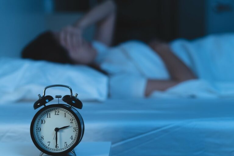 Home remedies and lifestyle changes for insomnia