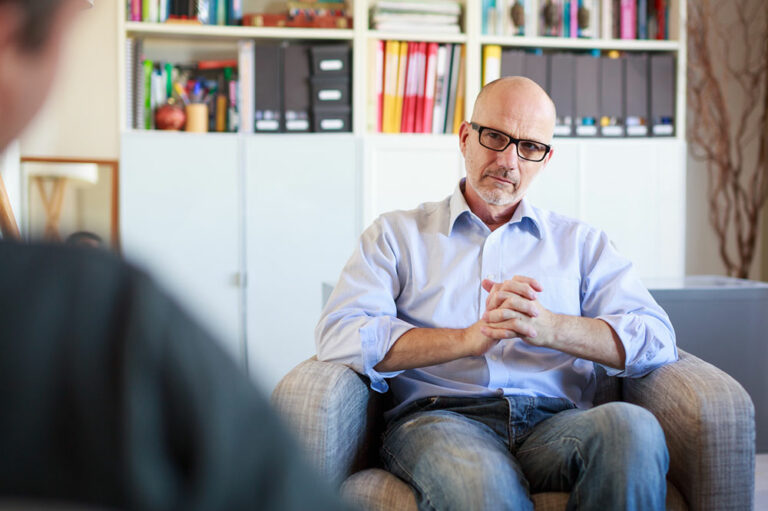 Top 8 mistakes to avoid when visiting a psychic