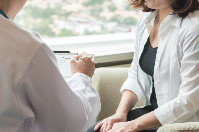 Breast cancer – Early signs and management tips